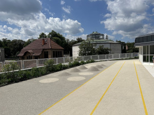 Terasy Křižíkových pavilonů prošly rekonstrukcí. Nápad na kluziště nevyšel