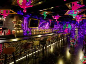 VIDEO: Nejen motýli. V obchodním domě Máj najdou lidé i modré žirafy nebo zlaté okřídlené lvy