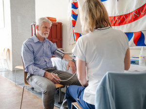 Prezident Pavel daroval krev. Vyzval zdravé lidi, ať udělají to stejné