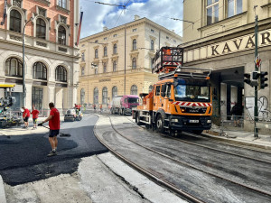 Tramvaje se na Masaryčku vrátí o deset dní dřív. V centru města ale začíná další výluka