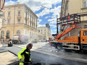 Tramvaje se na Masaryčku vrátí o deset dní dřív. V centru města ale začíná další výluka