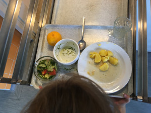 Pražské školní jídelny vyhodí třetinu jídla. Dětem nechutnají polévky, o menší porci si ale neřeknou