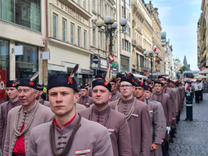 Na 15 tisíc sokolů prošlo Prahou při zahajovacím průvodu všesokolského sletu