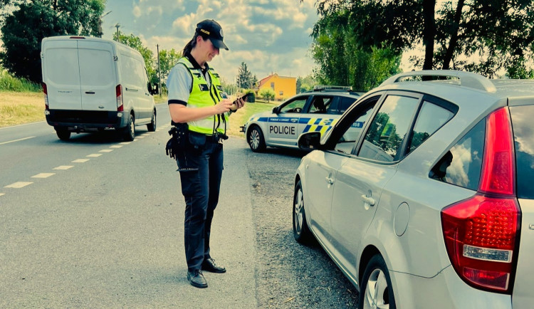 Znepokojivé výsledky kontrolní akce. Osm řidičů bylo pod vlivem alkoholu, stejný počet užil návykové látky