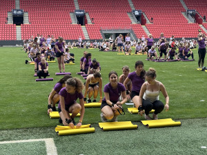 FOTOGALERIE: Podívejte se, jak Sokolové nacvičují v Edenu hromadné skladby