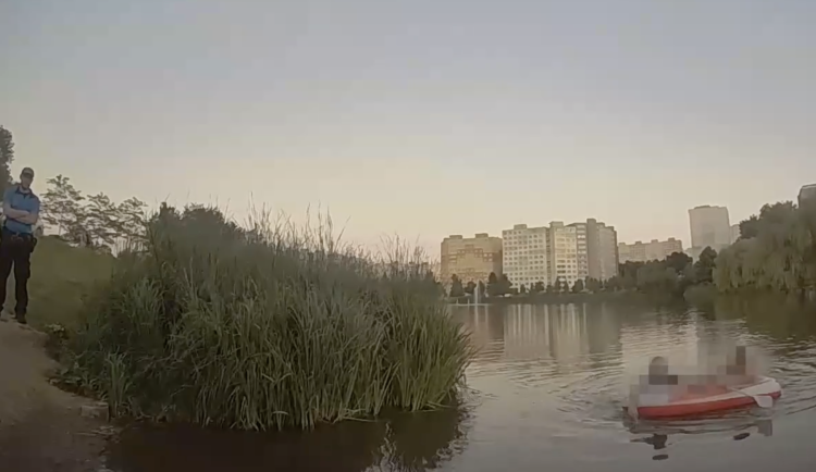 VIDEO: Stodůlecký rybník láká pytláky. Strážníci tam načapali dvě party během jednoho dne