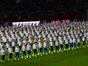 FOTOGALERIE: Prapor od prezidenta, déšť a plný Eden. Podívejte se, jak vypadala první hromadná skladba všesokolského sletu