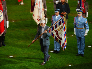 FOTOGALERIE: Prapor od prezidenta, déšť a plný Eden. Podívejte se, jak vypadala první hromadná skladba všesokolského sletu
