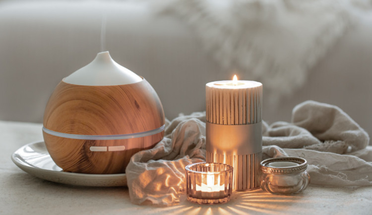 Aromaterapie vás nabudí energií i kreativitou, nebo ukolébá ke spánku. Jak zvolit správné vůně?