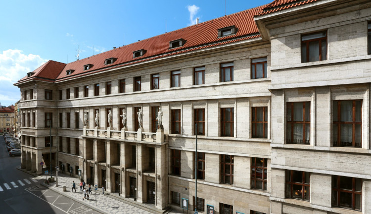 Návštěvnost Městské knihovny v Praze meziročně vzrostla, větší oblibě se těší také skulptura Idiom