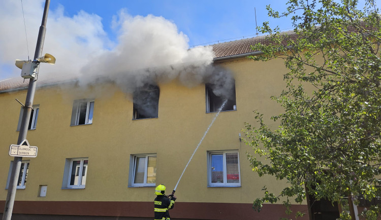 V Příkazech hořel bytový dům. Škoda je tři miliony korun