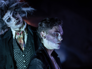 Zámeckou zahradu v Českém Krumlově a budovu bývalé pošty v Českých Budějovicích spojuje jedinečný festival