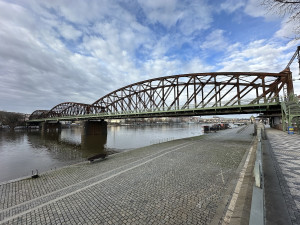 Policie nezahájí stíhání za zanedbání údržby železničního mostu na Výtoni