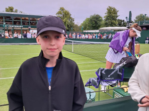 Malí vítězové Race to Wimbledon se podívali na slavný turnaj. Sledovali zápasy svých idolů