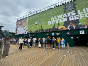 Malí vítězové Race to Wimbledon se podívali na slavný turnaj. Sledovali zápasy svých idolů