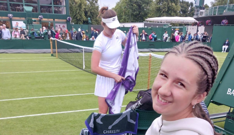 Malí vítězové Race to Wimbledon se podívali na slavný turnaj. Sledovali zápasy svých idolů