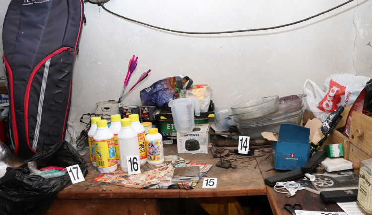 Gang vyráběl a prodával drogy, látky si dovážel ze Srbska