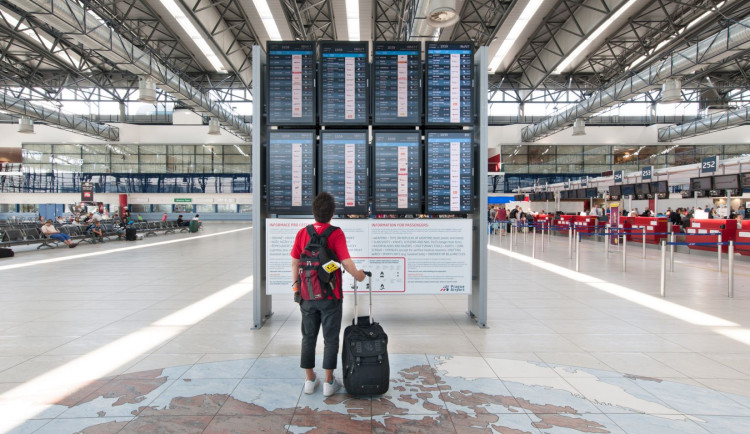 Pražské letiště za půl roku odbavilo přes sedm milionů lidí, na předcovidových číslech ale ještě není