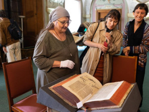 Historické herbáře a atlasy představí výstava ilustrací v Klementinu