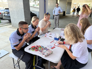 Praha potřebuje dárce krve a kostní dřeně, chybí jich tisíce. Chodí raději prodávat plazmu