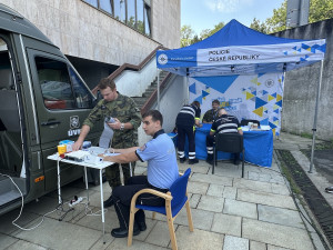 Praha potřebuje dárce krve a kostní dřeně, chybí jich tisíce. Chodí raději prodávat plazmu