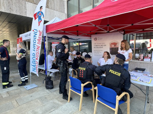 Praha potřebuje dárce krve a kostní dřeně, chybí jich tisíce. Chodí raději prodávat plazmu