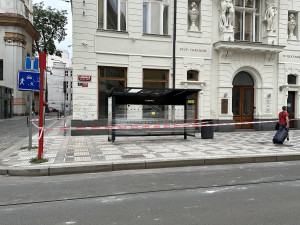 Podle právníků nese odpovědnost za pád římsy majitel domu