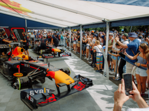 Přehlídka Red Bull Showrun omezí víkendovou dopravu na Rohanském nábřeží