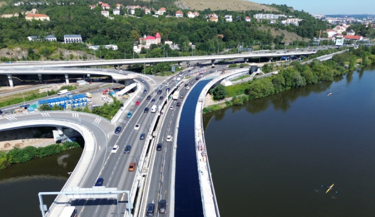 Po víkendu začne poslední etapa oprav Barrandovského mostu