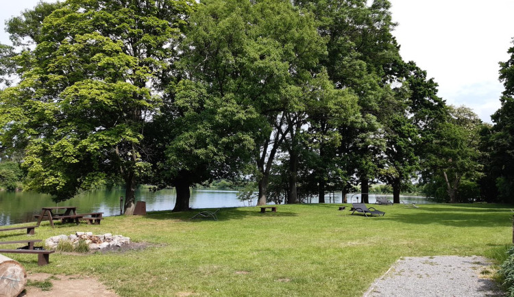 Zákaz koupání v Šeberáku hygiena zrušila. Kvalita vody je ale stále špatná