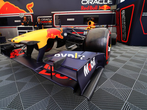 FOTOGALERIE: Karlín přivítal ikonickou formuli 1 a další motosportové vozy