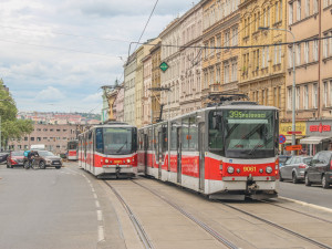 Seifertovou nepojedou přes týden tramvaje. Kvůli opravě vodovodu odkloní osm linek