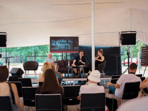 Motorkáři před rozhlasem, promítání filmu Vlny u Strakovky. Výročí okupace připomene v Praze několik akcí