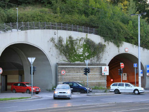 Tunel Mrázovka slaví výročí, řidičům slouží už dvacet let