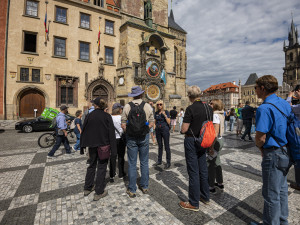 Stát chce regulovat počet dní i výměru bytu pro Airbnb, některé pražské městské části navrhují přísnější pravidla