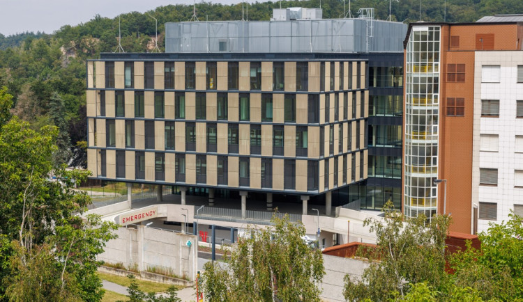 Pražský IKEM dnes otevřel dva nové pavilony za 1,3 miliardy