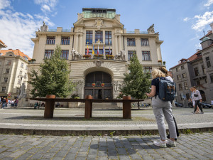 Pražské radnice dostanou příští rok od magistrátu 7,14 miliardy