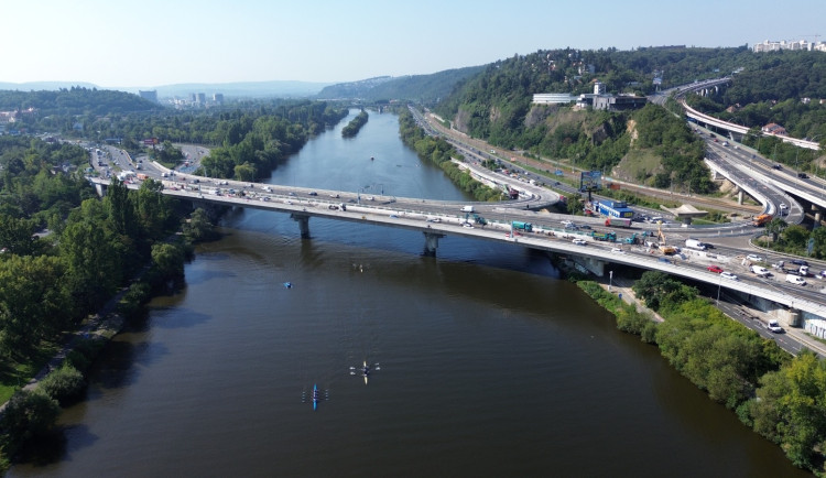 Oprava Barrandovského mostu bude stát skoro dvakrát víc. Místo 594,5 milionu 1,14 miliardy