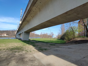 Z brownfieldu na břehu Vltavy místo pro odpočinek. Podívejte se, jak vypadala proměna Parku U Vody