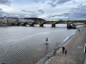 Praze hrozí extrémní povodně, meteorologové rozšířili výstrahu