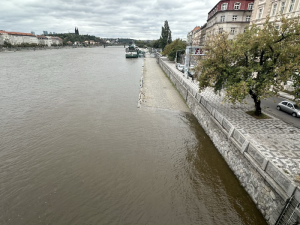 Praha podle ministra zemědělství není povodní bezprostředně ohrožena. Neplatí to ale pro ostatní kraje