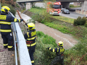 hasiči zasahující v Radotíně
