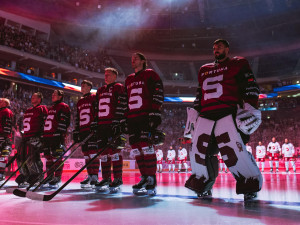 Sparta na úvod extraligy porazila mistrovský Třinec 3:0, dva góly dal Irving