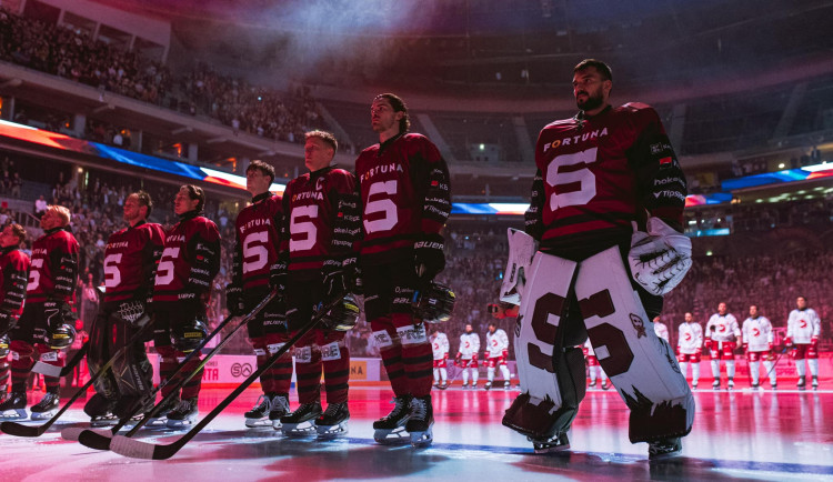 Sparta na úvod extraligy porazila mistrovský Třinec 3:0