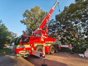 VIDEO: Do Vltavy sjela dodávka s dítětem, zachránila ho matka a kolemjdoucí