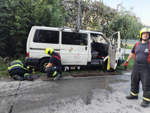 VIDEO: Do Vltavy sjela dodávka s dítětem, zachránila ho matka a kolemjdoucí