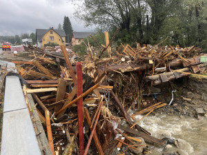 Povodně v Olomouckém kraji způsobily miliardové škody. Dobrovolníci se musí registrovat, chybí vysoušeče