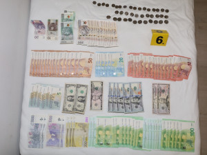 VIDEO: Osmnáctiletý mladík zorganizoval falešnou sbírku na Ukrajinu. Za peníze cestoval a nakupoval