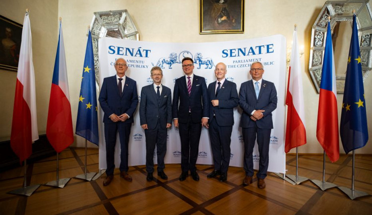 ilustrační foto - předseda Senátu ČR Miloš Vystrčil s kolegy