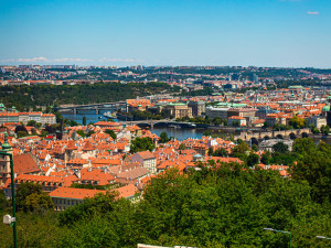 Lanovka na Petřín už letos nevyjede kvůli poničené trati. Zprovozní ji po celkové rekonstrukci, už s vozy v novém designu